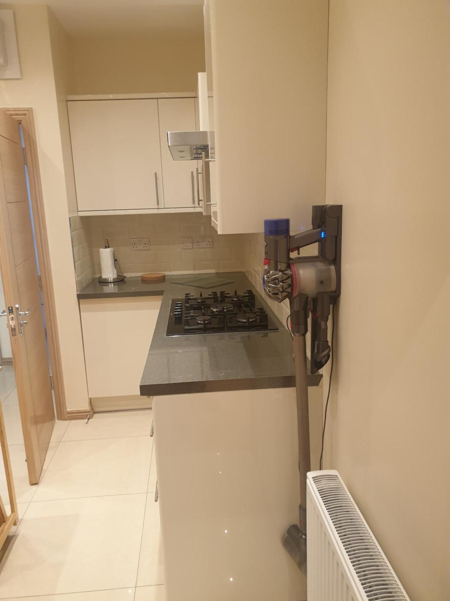 London Luxury Apartments 3 Bedroom Sleeps 8 With 3 Bathrooms 4 Mins Walk To Tube Free Parking Ilford Eksteriør billede