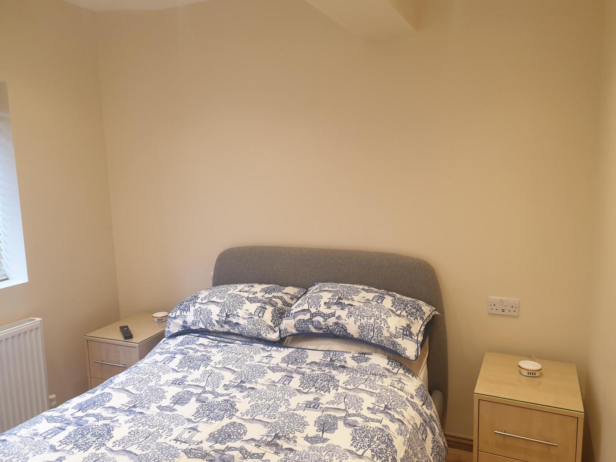 London Luxury Apartments 3 Bedroom Sleeps 8 With 3 Bathrooms 4 Mins Walk To Tube Free Parking Ilford Eksteriør billede